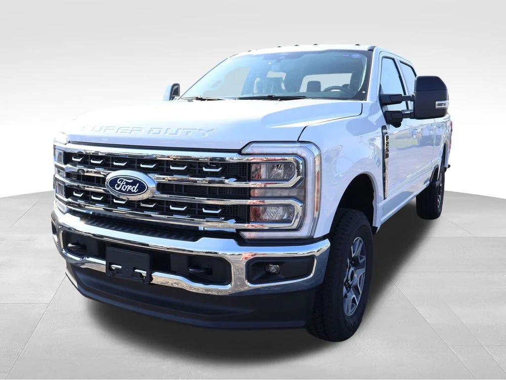 New 2027 White Ford F250 4X4 CREW/C image 2