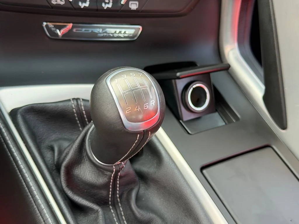 Used 2019 White Chevrolet Stingray image 19