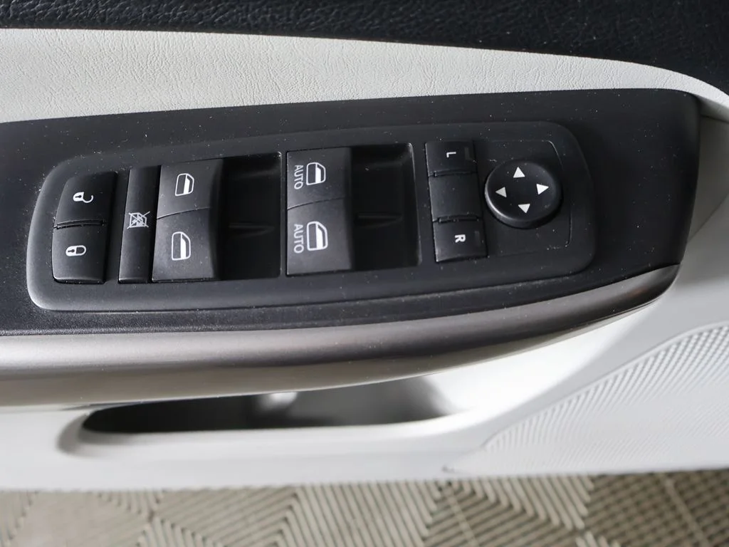Used 2020 White Jeep Limited image 36