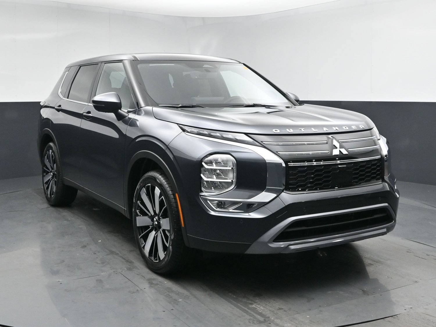 New 2026 Graphite Gray Mitsubishi SE 1.5T 2WD image 2