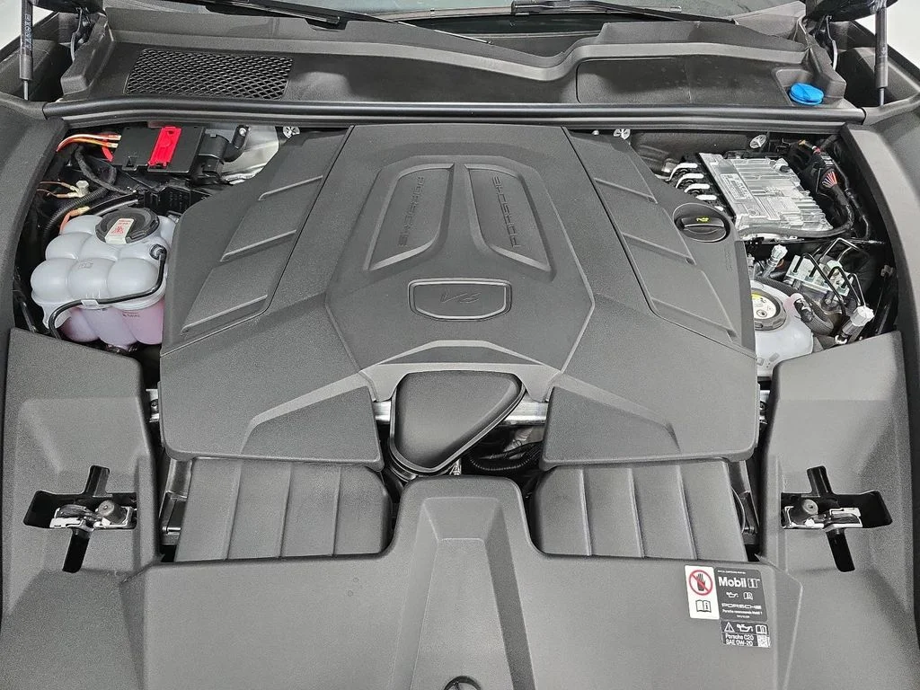 New 2026 Vanadium Grey Metallic Porsche E-Hybrid image 33
