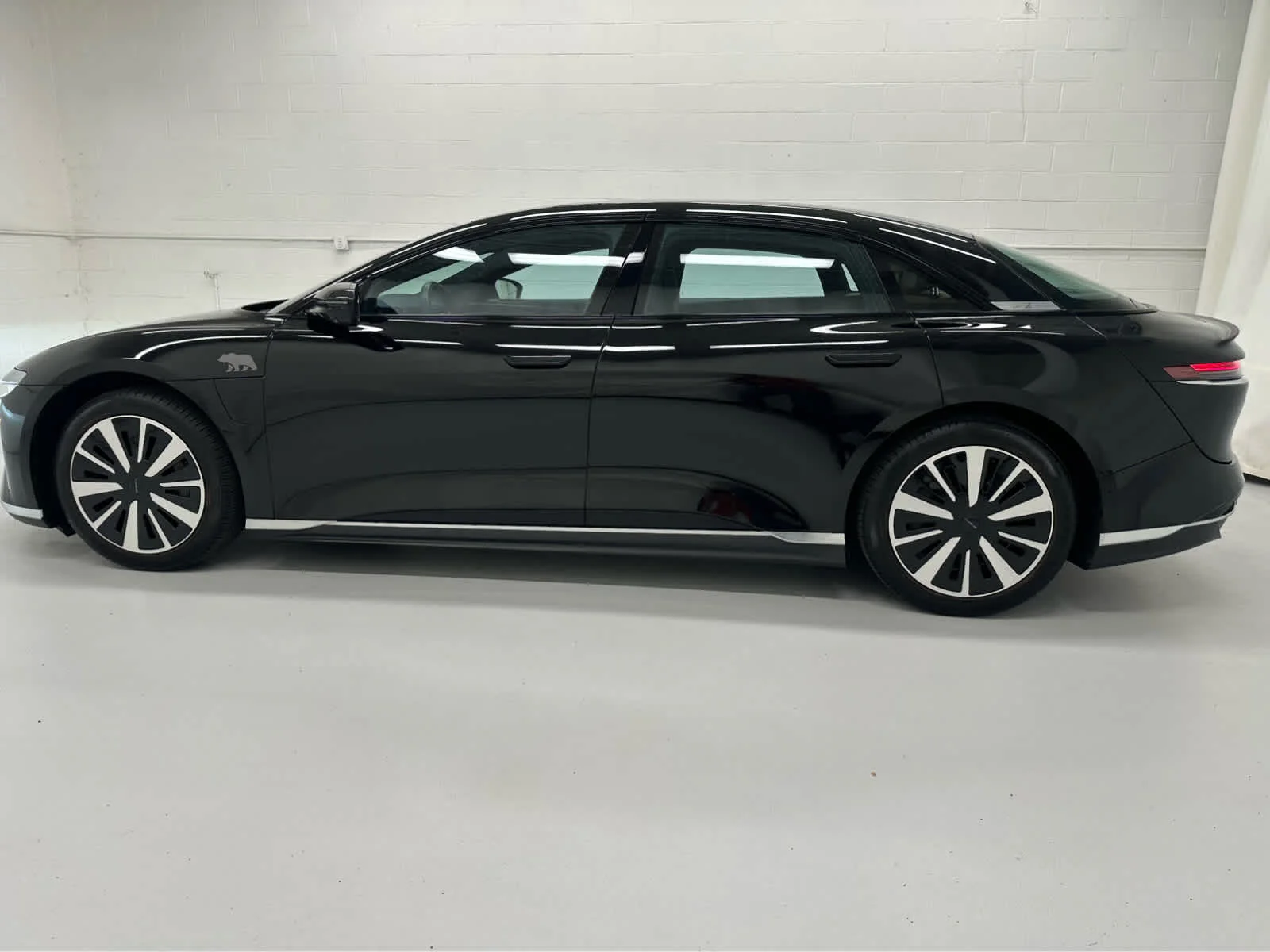 Used 2025 Infinite Black Metallic Lucid Touring image 5