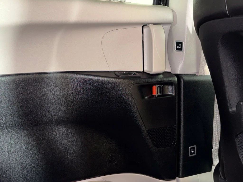Used 2024 Black Chrysler Touring L image 21