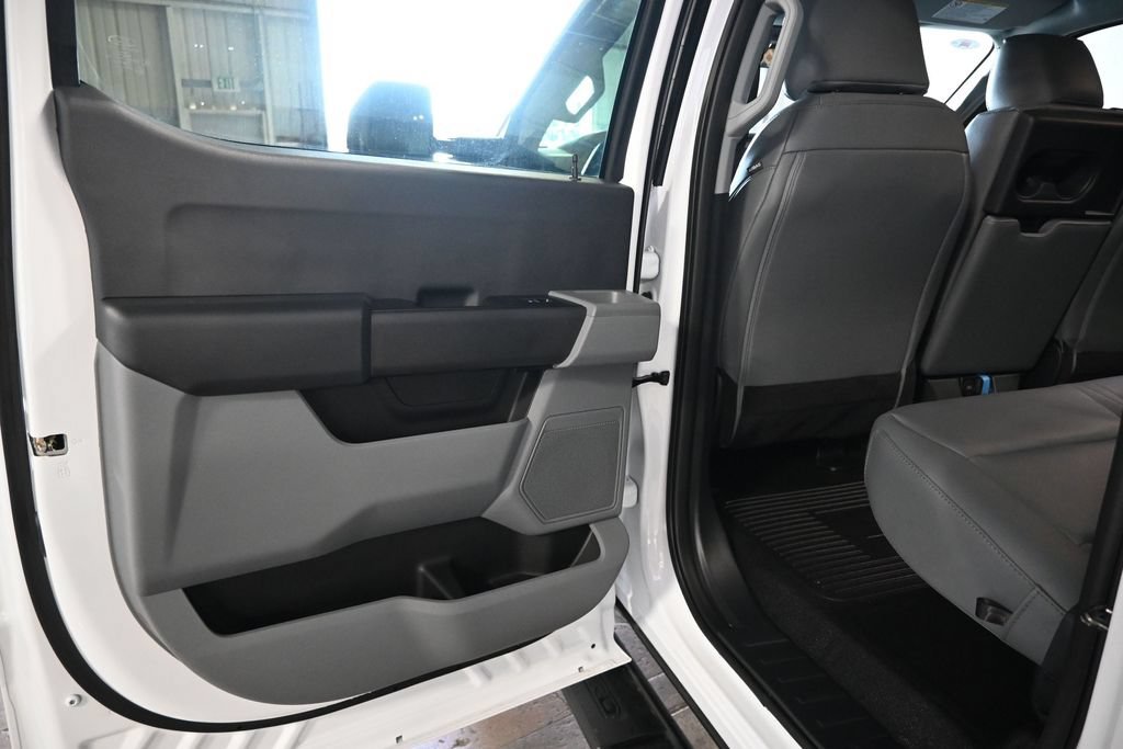 New 2026 Oxford White Ford XL image 11