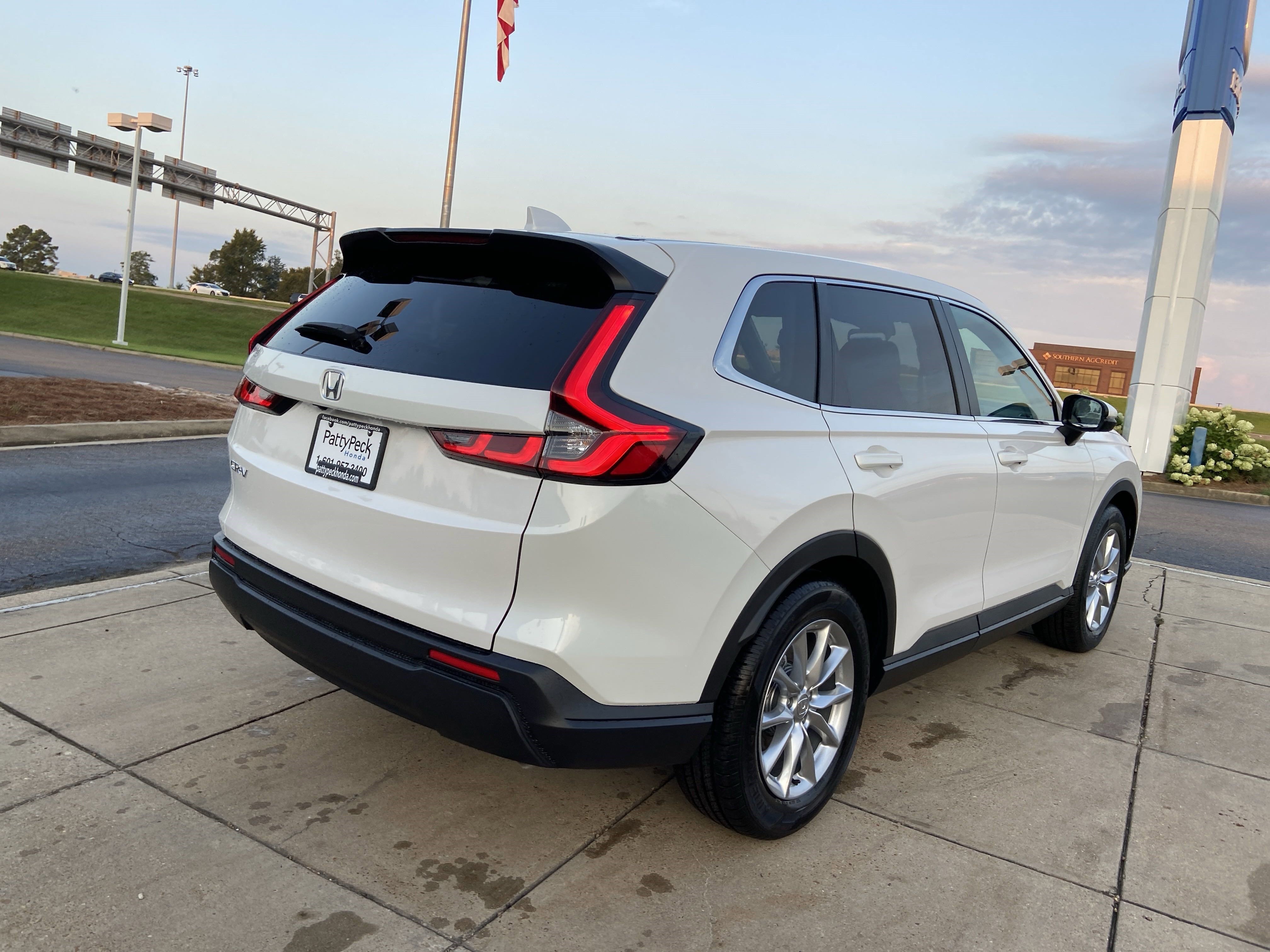 New 2026 Platinum White Pearl Honda EX image 10