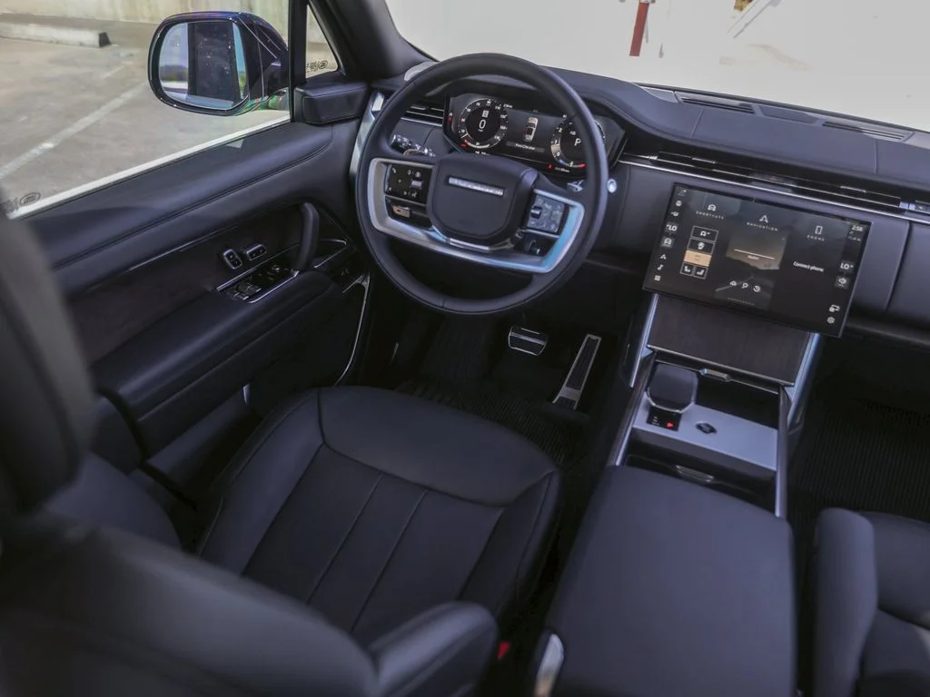 New 2025 White Land Rover SE image 29