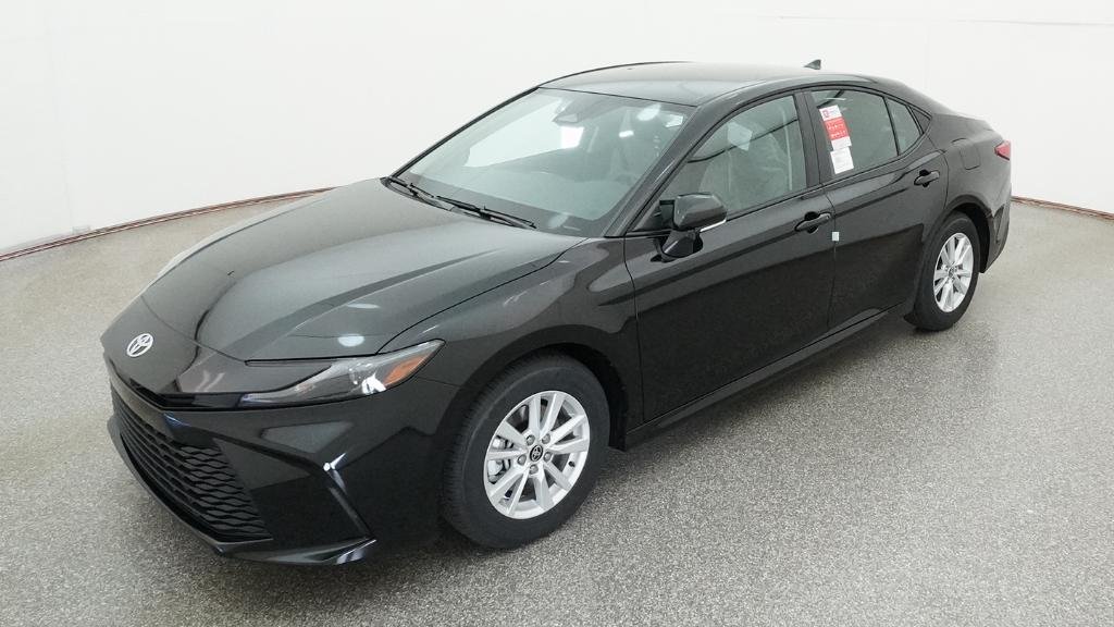 2026 Toyota Camry LE Hybrid's photo