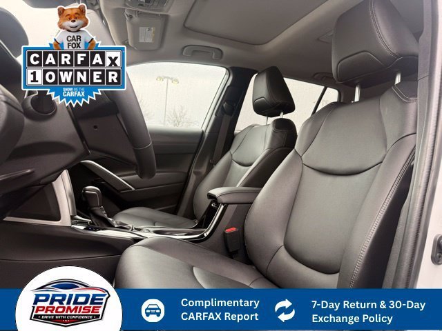 Used 2022 Off-white Toyota XLE image 16