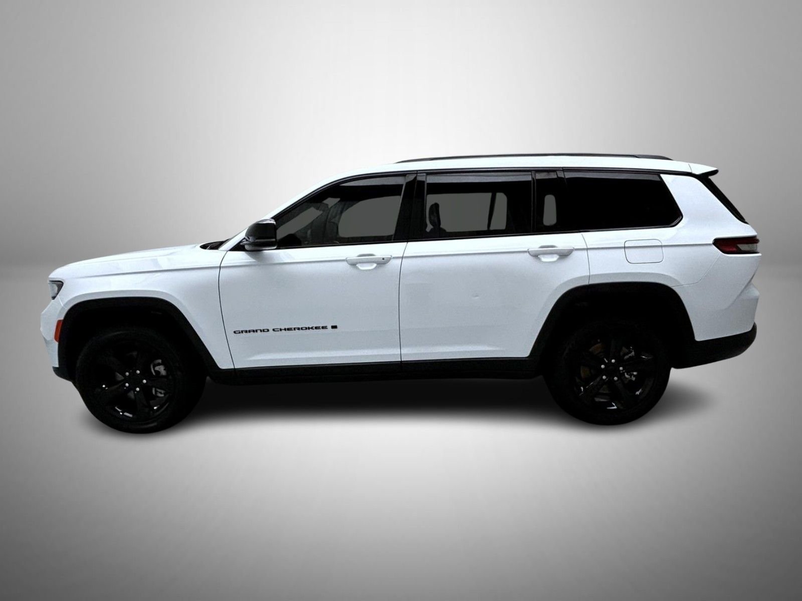 Used 2023 White Jeep Altitude image 8