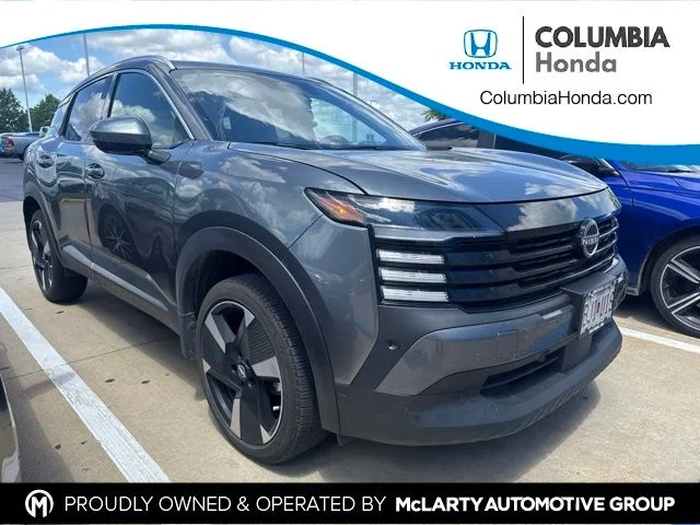 Used 2025 Gray Nissan SR image 1