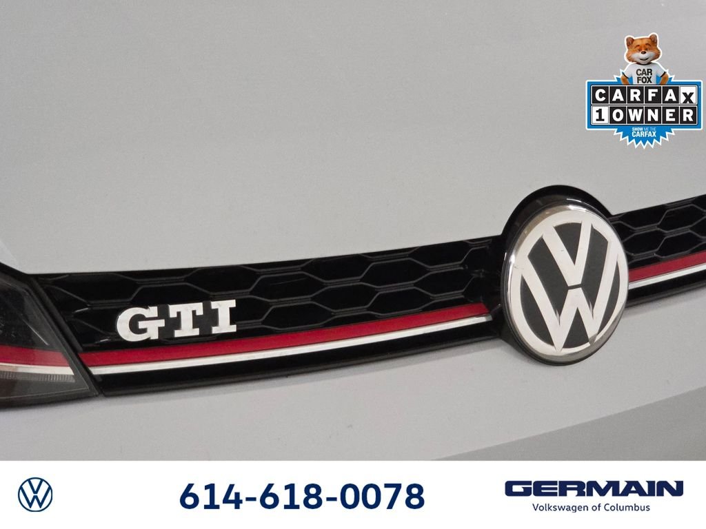 Used 2018 White Silver Volkswagen 2.0T SE image 16