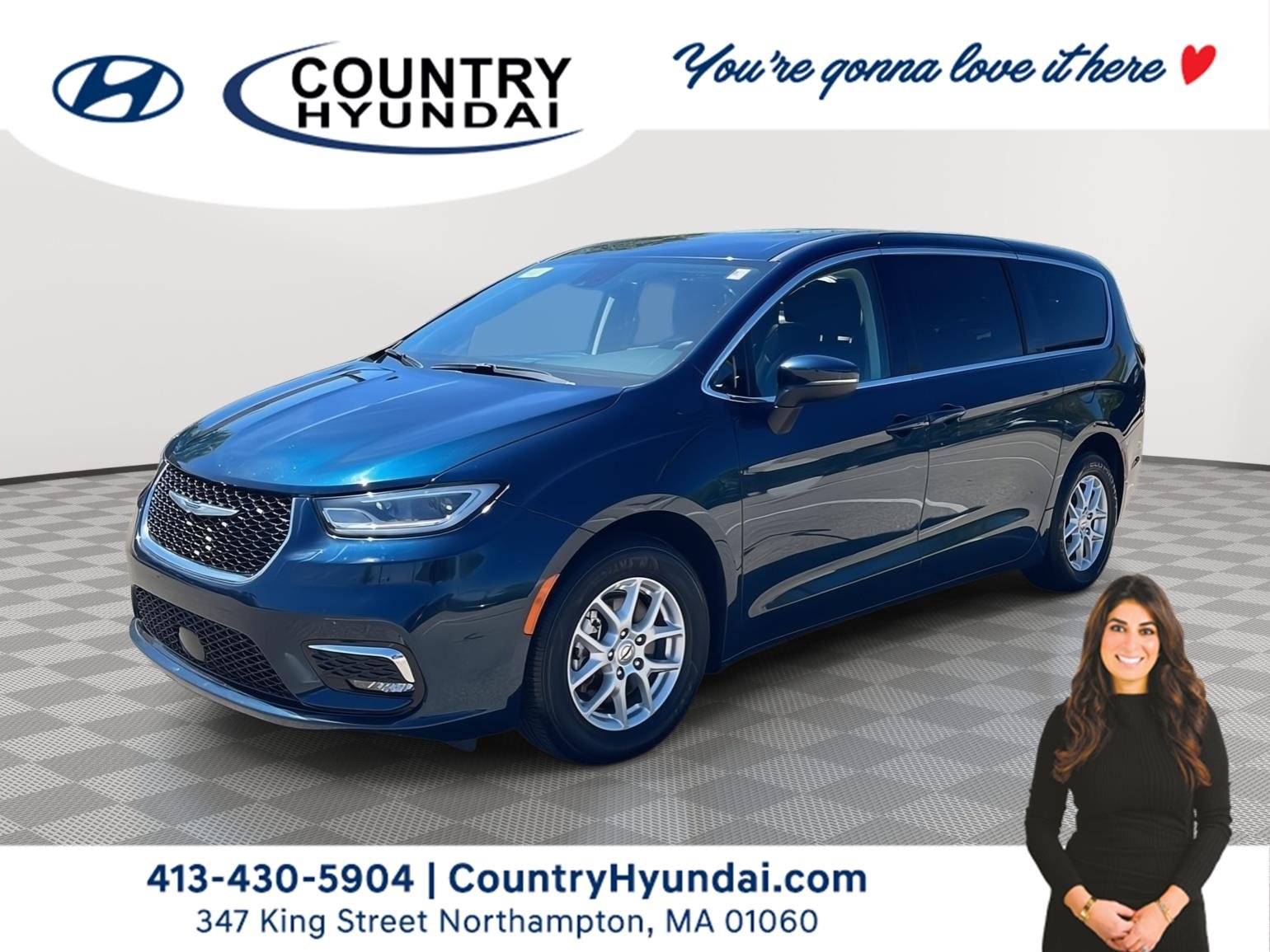 2023 Chrysler Pacifica Touring L's photo