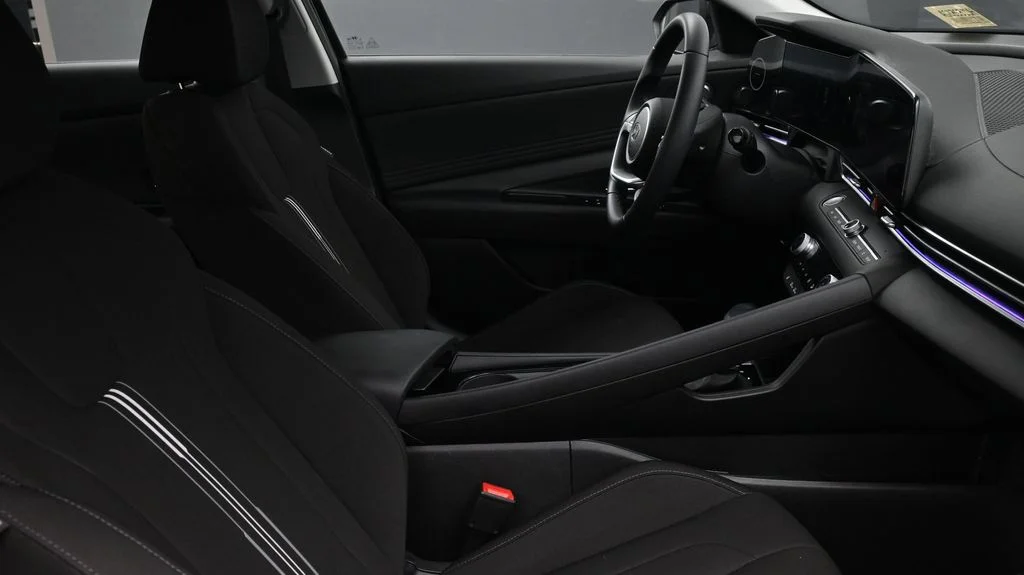 Certified Used 2024 Black Hyundai SEL image 2