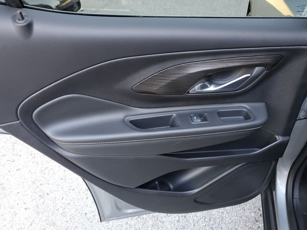 Used 2024 Silver GMC SLE image 9