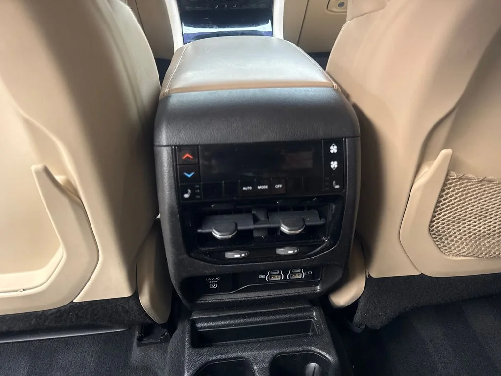 Used 2022 Silver Jeep Limited image 77