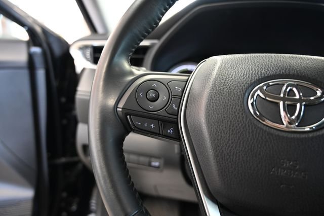 2022 Toyota Venza LE - Photo 24