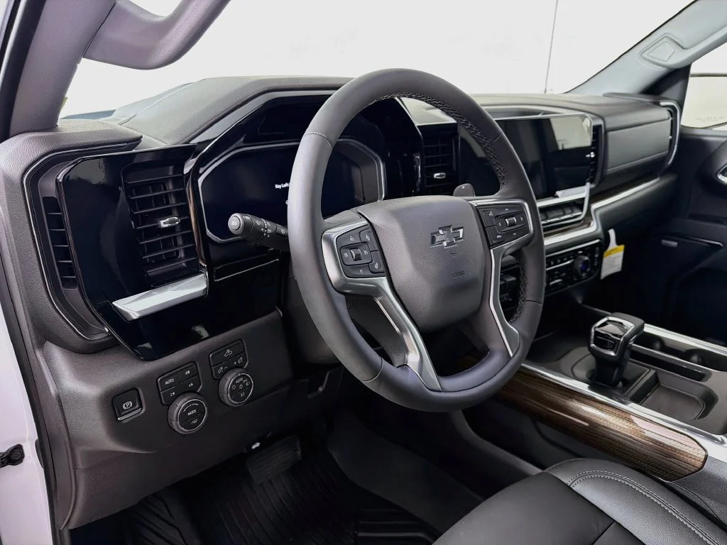 New 2026 Summit White Chevrolet RST image 10