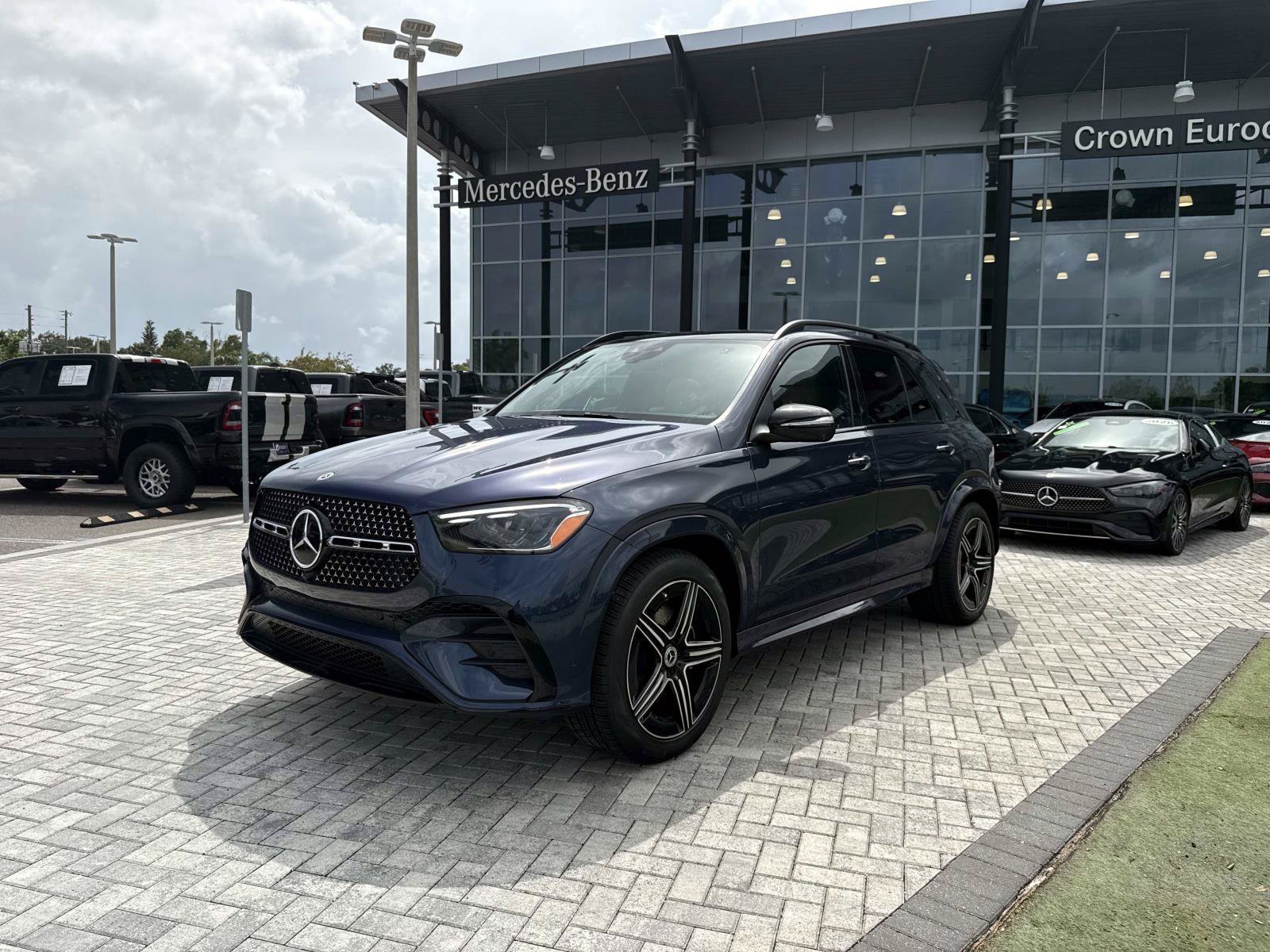 New 2026 Twilight Blue Metallic Mercedes-Benz 450 4MATIC® SUV image 2