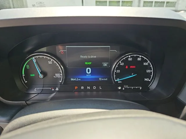 Used 2024 White Ford Lariat image 19