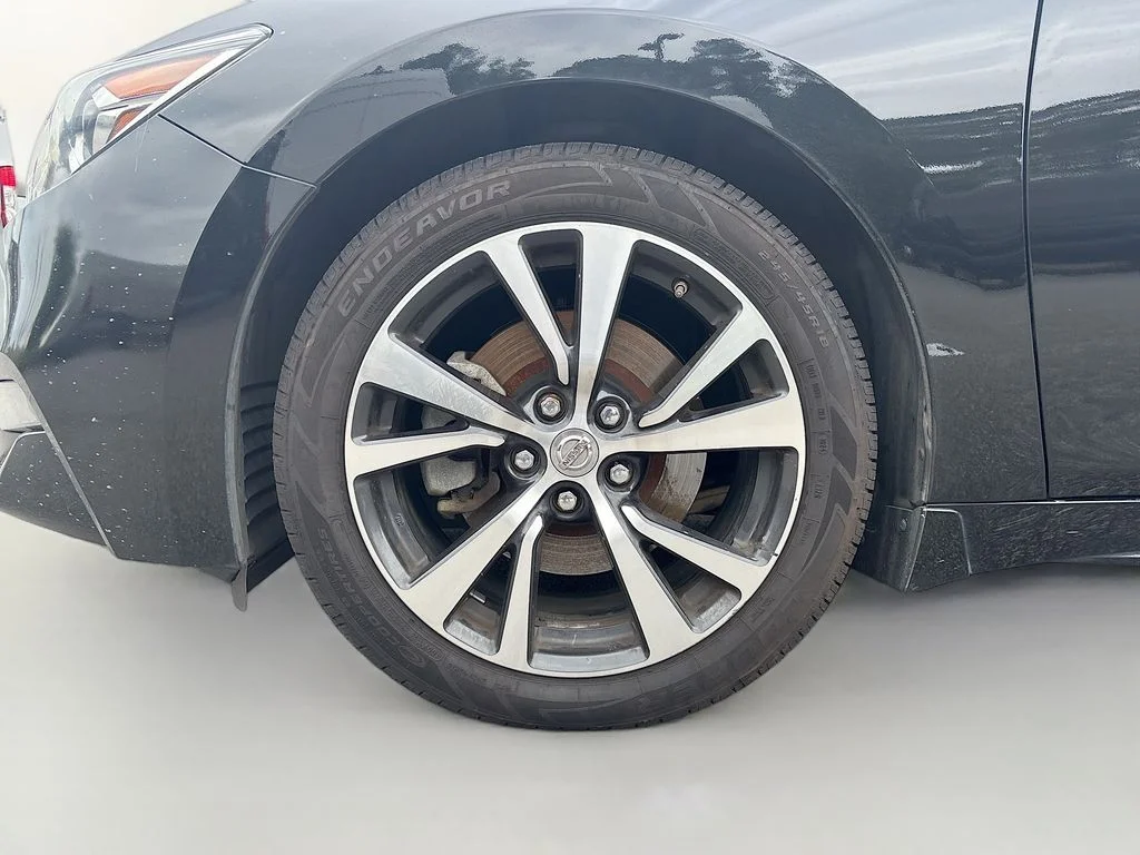 Used 2016 Black Nissan Platinum image 13
