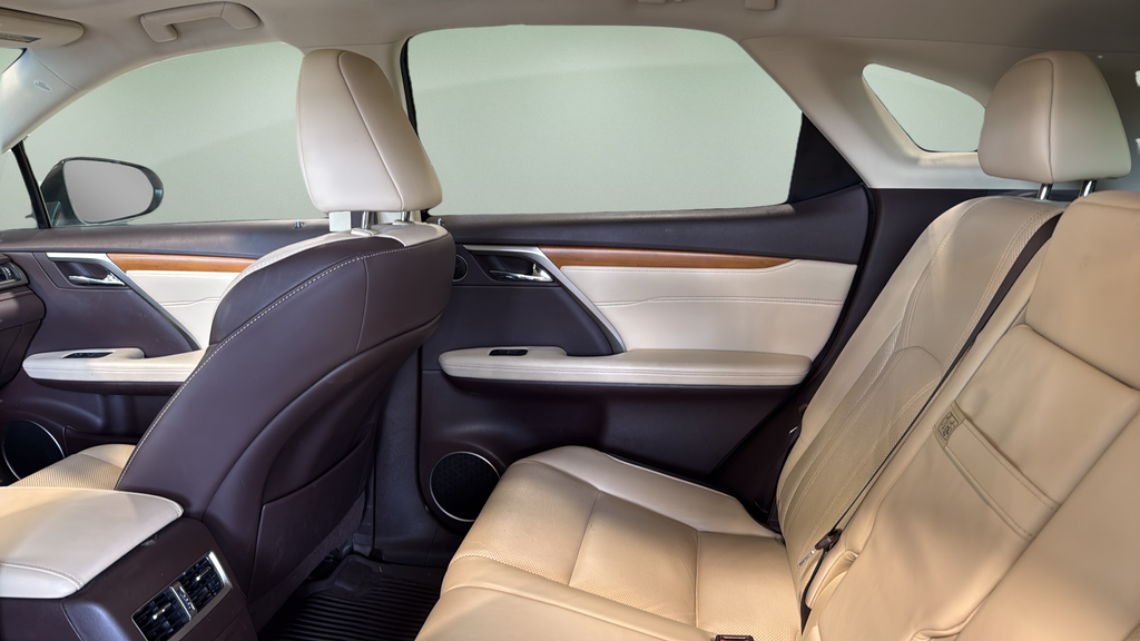 Used 2019 White Lexus 350 image 17
