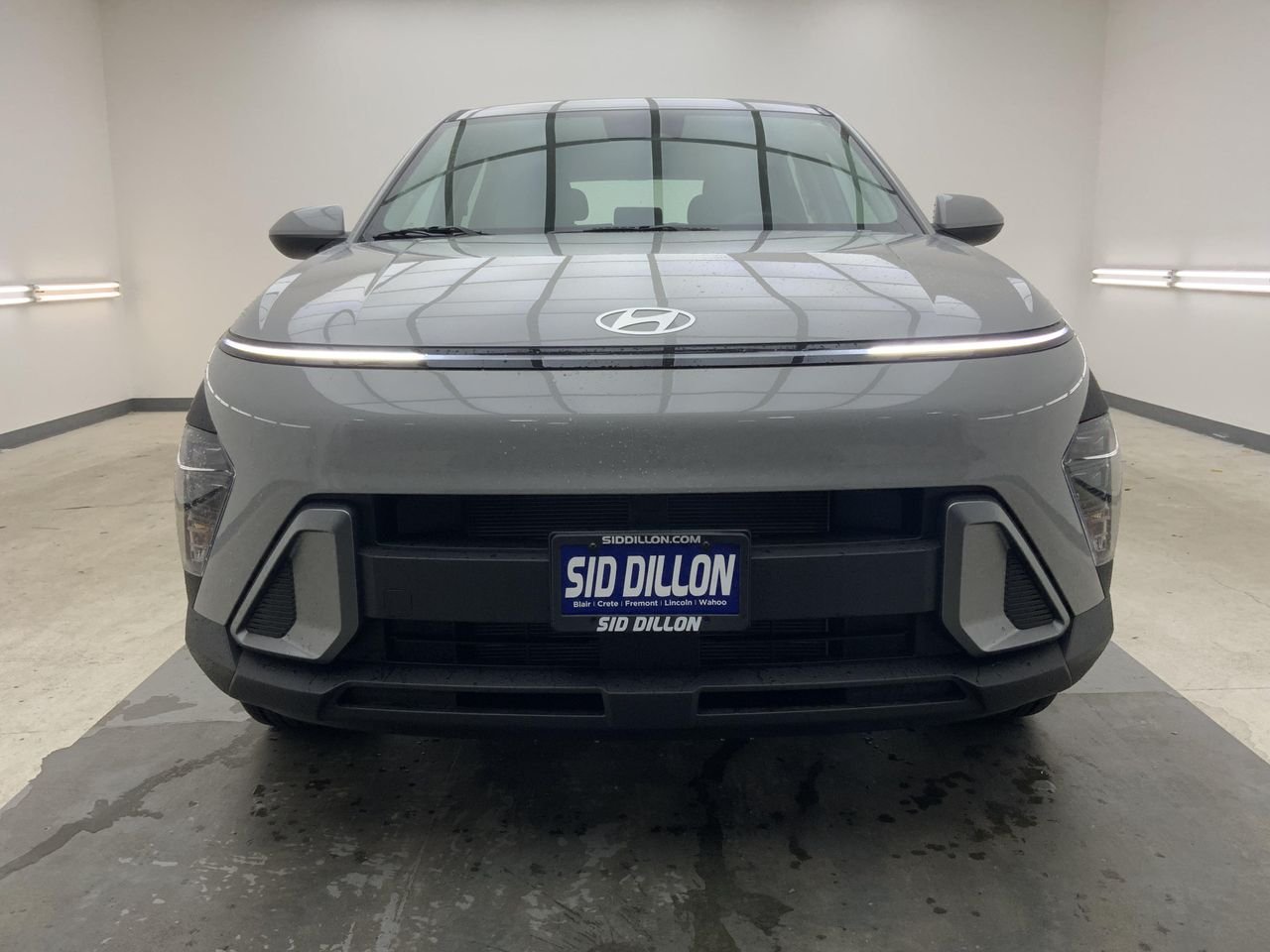 New 2027 Cyber Gray Metallic Hyundai SE AWD image 3