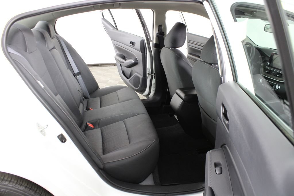 Used 2025 White Nissan 2.5 SV image 12