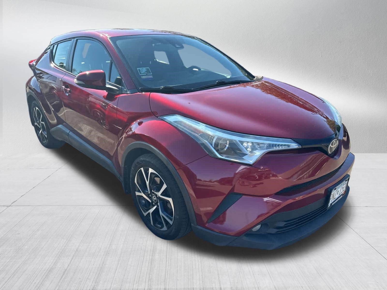Used 2018 Ruby Flare Pearl Toyota XLE Premium image 3