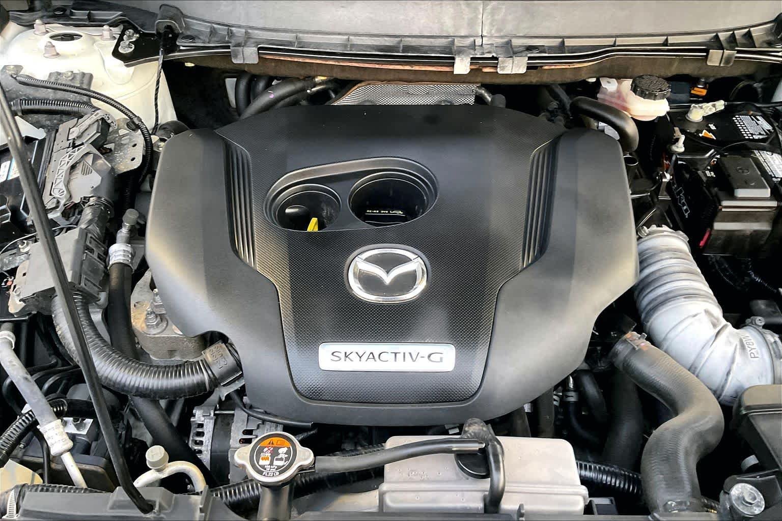 Used 2021 Snowflake White Pearl Mica Mazda Touring image 29