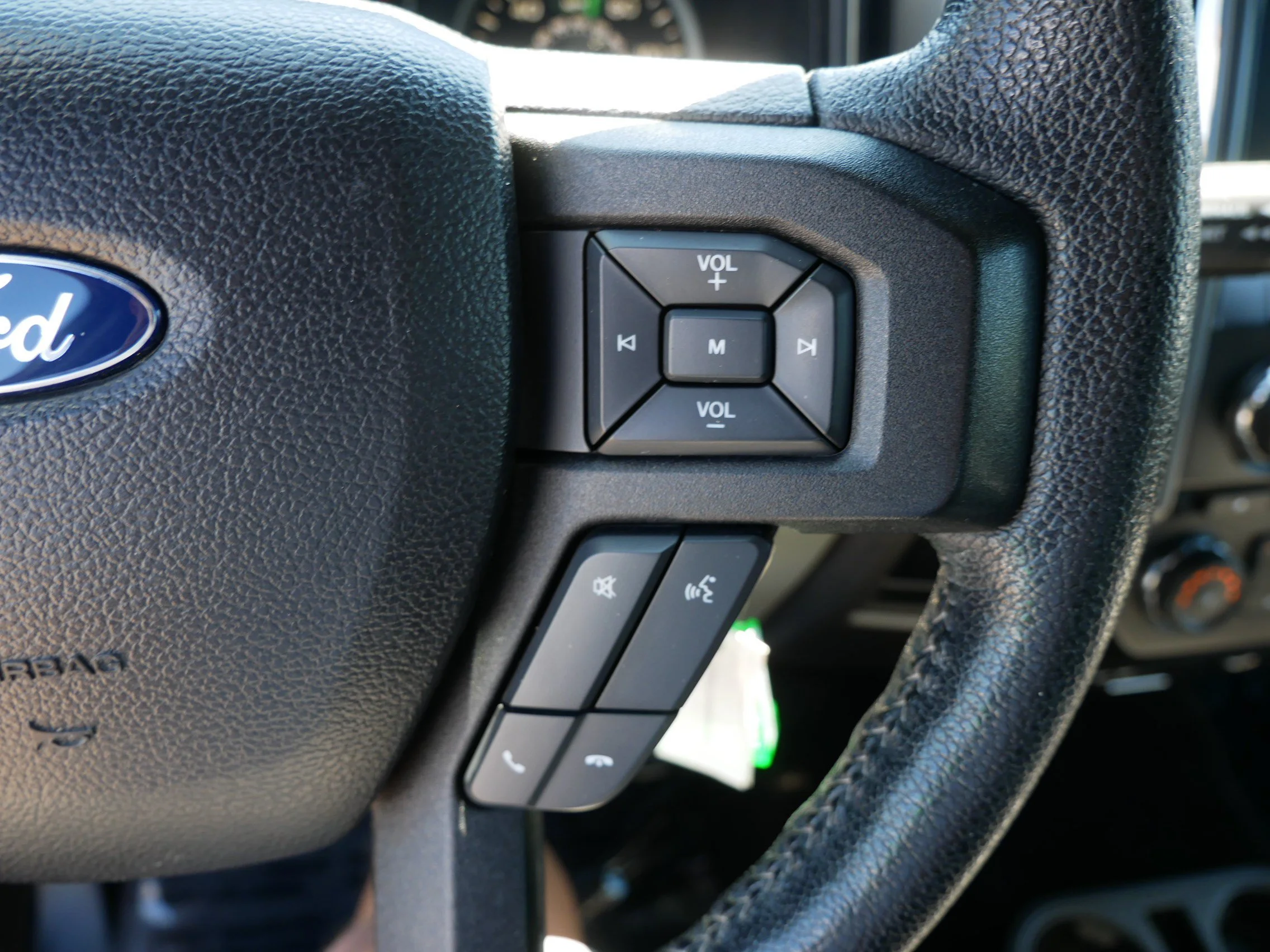 Certified Used 2022 Agate Black Ford XLT image 28