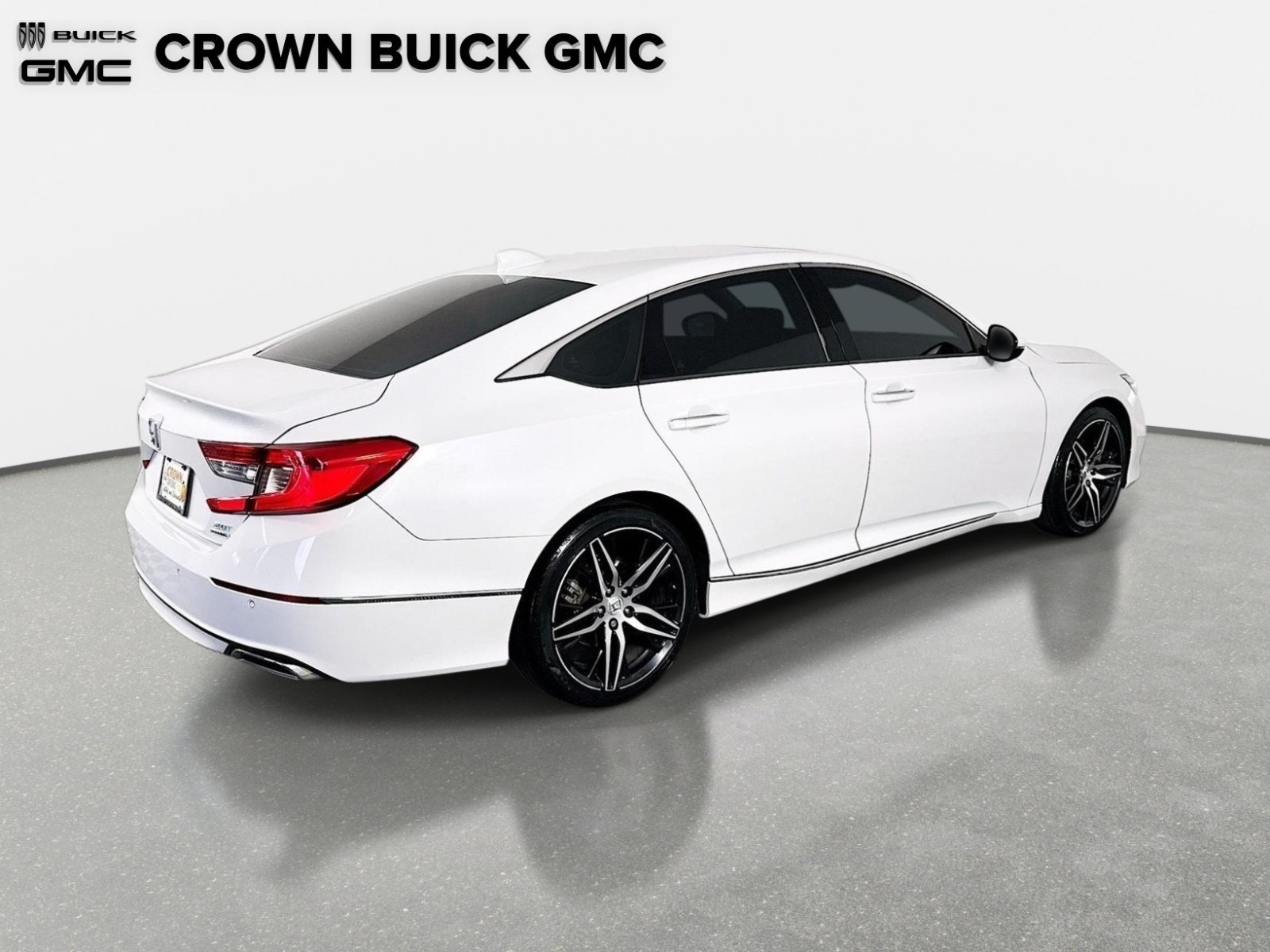 Used 2022 Platinum White Pearl Honda Touring 2.0T image 5