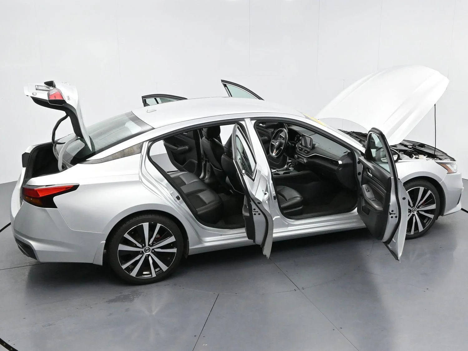 Used 2020 Brilliant Silver Metallic Nissan 2.5 SR image 35