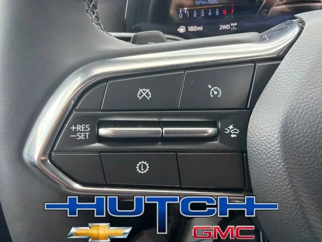 New 2027 Summit White Chevrolet LT image 27