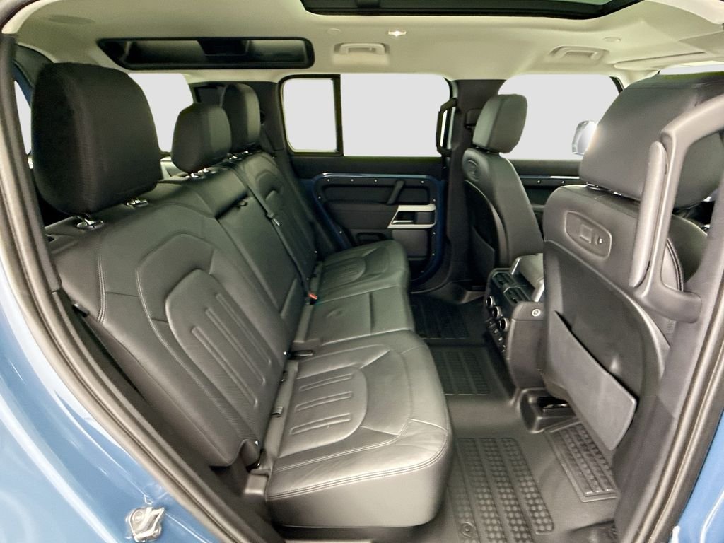 Used 2022 Tasman Blue Metallic Land Rover SE image 21