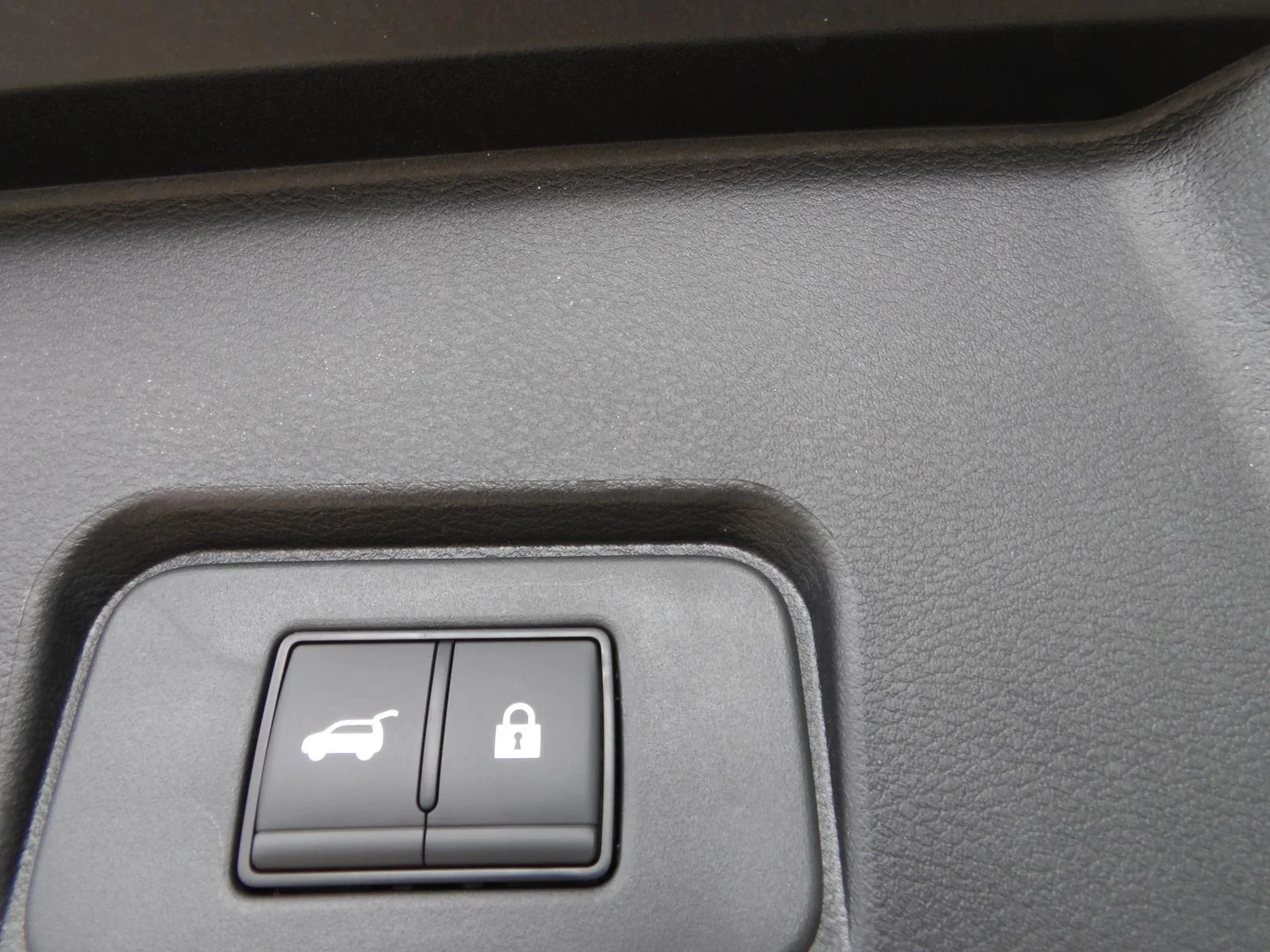 2026 Nissan Rogue SV - Photo 11
