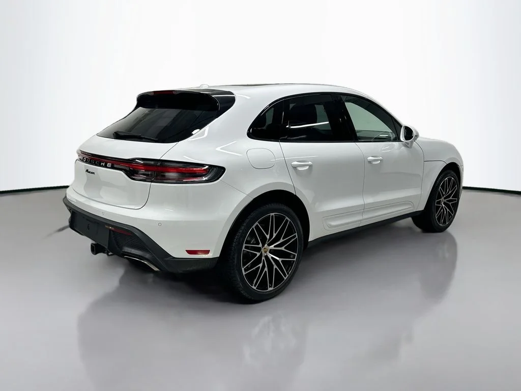 Used 2026  Porsche  image 9