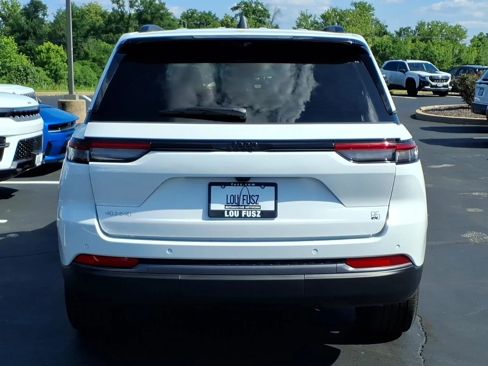 New 2026 Bright White Clear-Coat Exterior Paint Jeep  image 20
