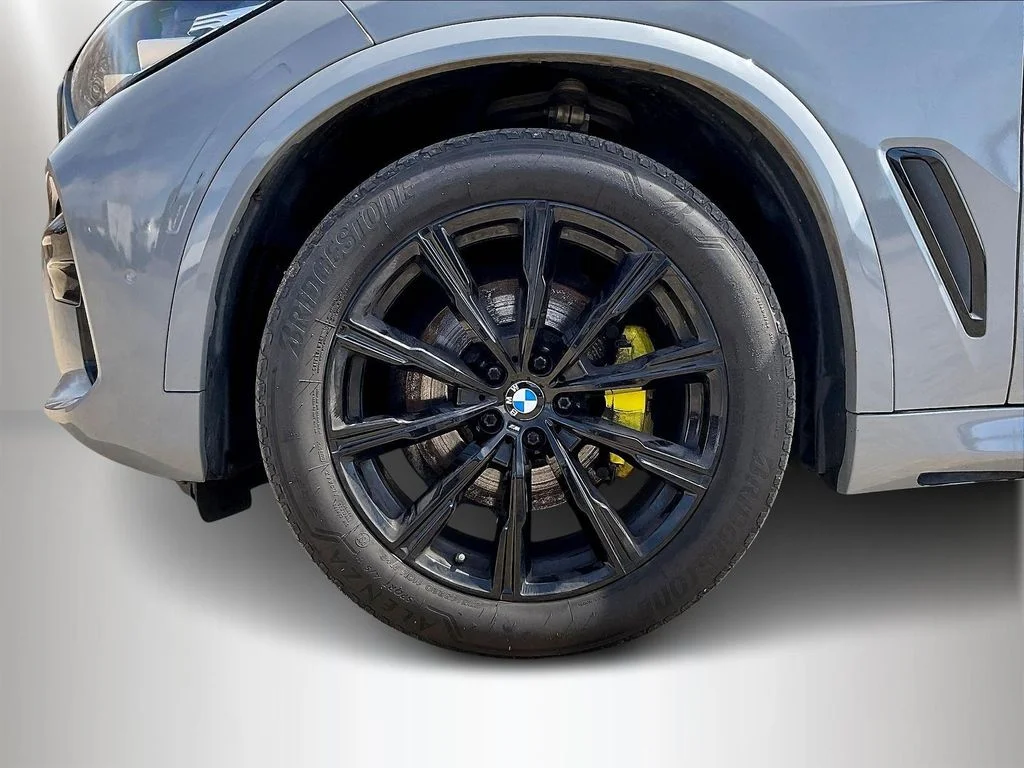 Used 2021 Black Sapphire Metallic BMW xDrive40i image 34