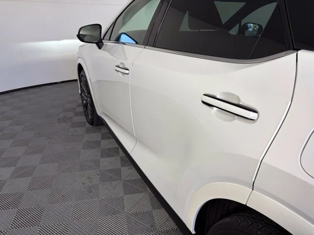 Used 2025 White Lexus 350h Luxury image 40