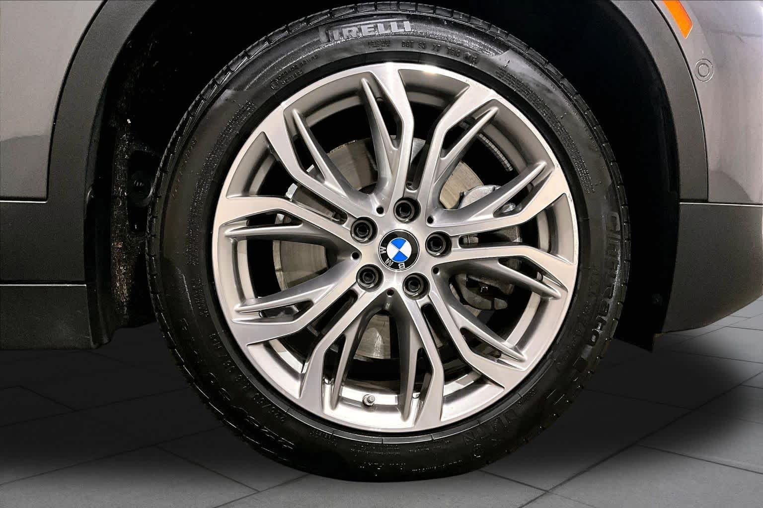 Used 2020 Mineral Gray Metallic BMW xDrive28i image 10