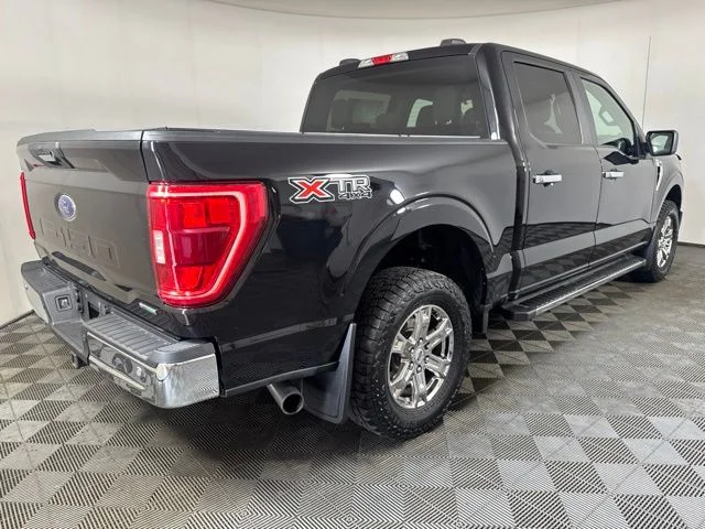 Certified Used 2021 Agate Black Metallic Ford XLT image 3