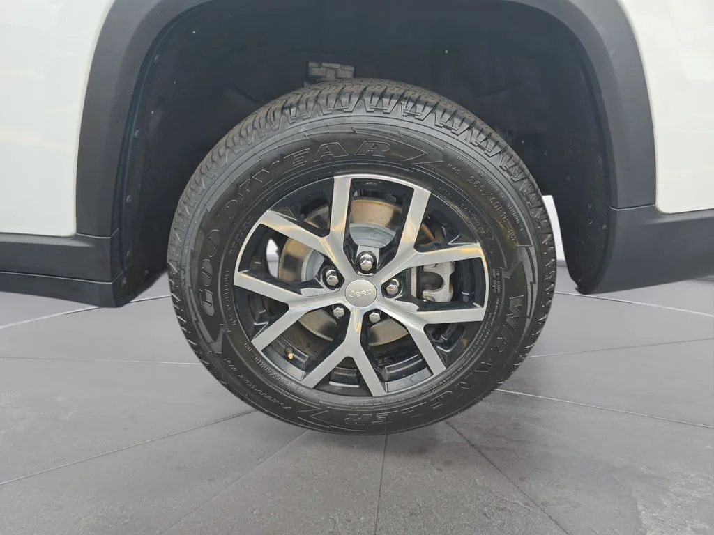 Used 2023 White Jeep Limited image 33