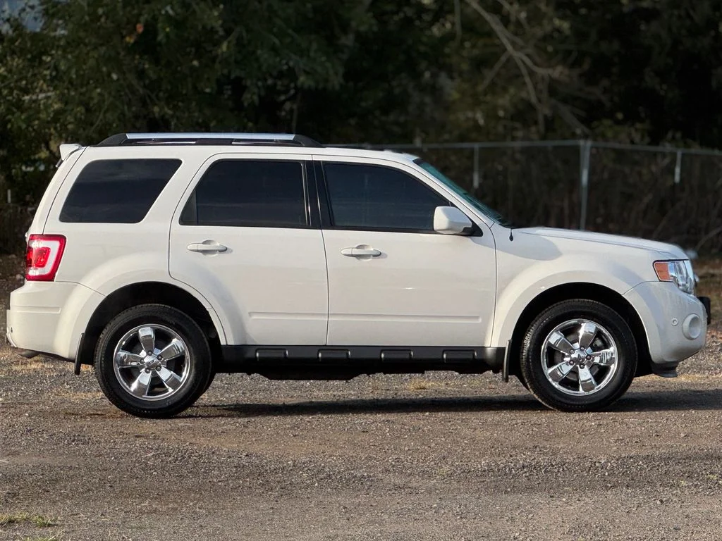 Used 2011 White Suede Ford Limited image 8