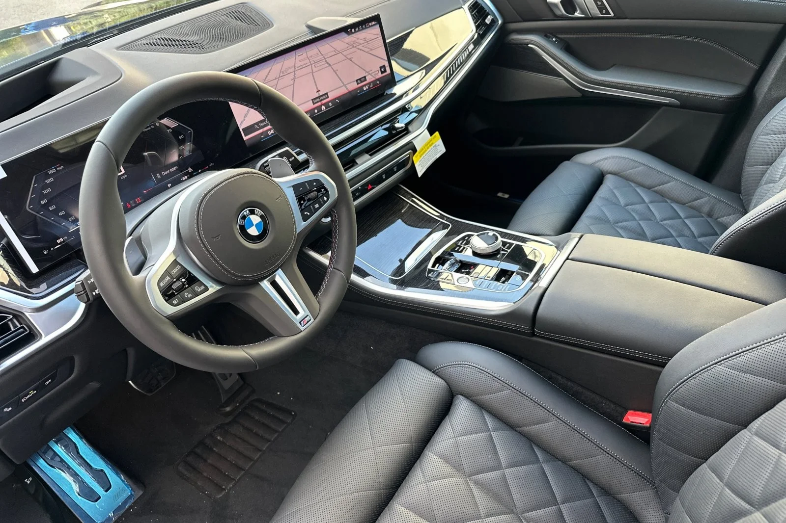 New 2026 Tanzanite Blue II Metallic BMW M60i image 9