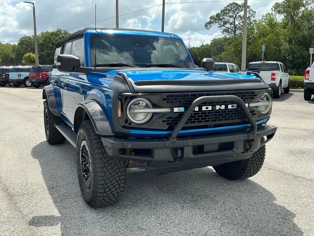 Used 2022 Blue Ford Wildtrak image 10