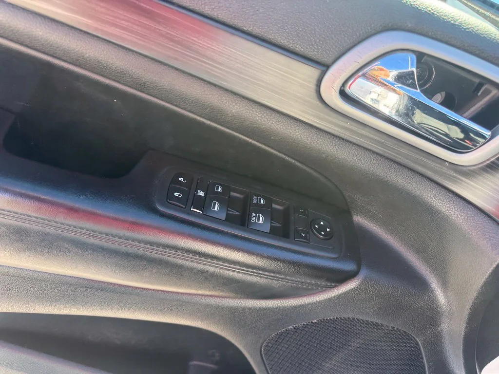 Used 2022 White Jeep Laredo E image 6