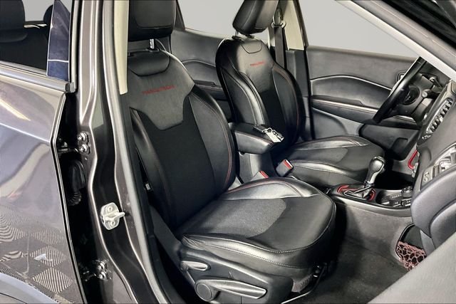 Used 2020 Gray Jeep Trailhawk image 27