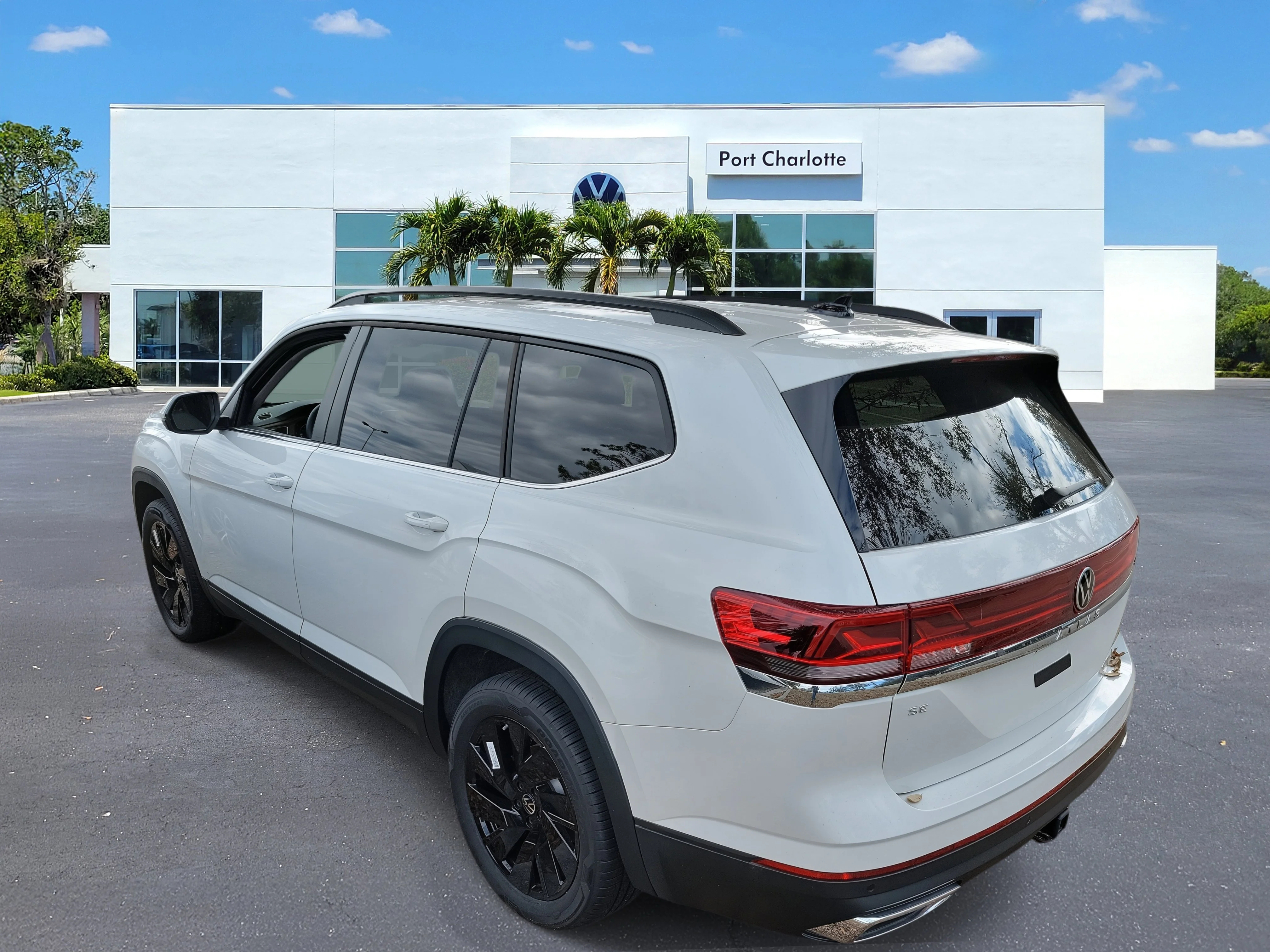 2026 Volkswagen Atlas SE w/Tech - Photo 32