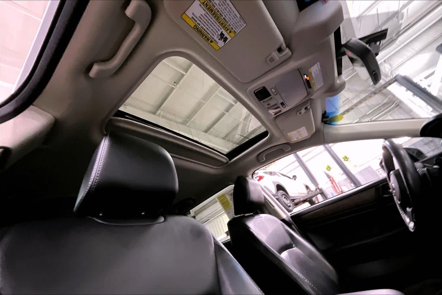 Used 2019 Ice Silver Metallic Subaru Limited image 14