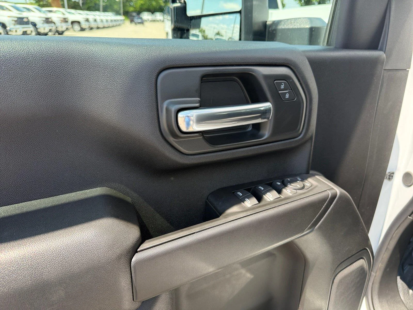 New 2026 Summit White Chevrolet Work Truck image 11